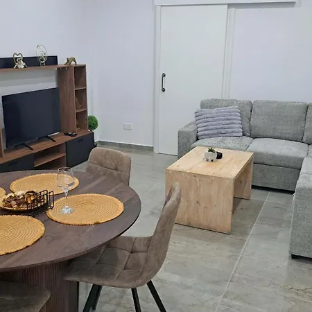 Appartamento Kato One Bedroom 300m To The Paphos