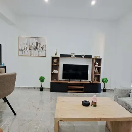 Appartamento Kato One Bedroom 300m To The Paphos